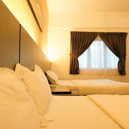 Travelland Hotel Ipoh Exterior photo
