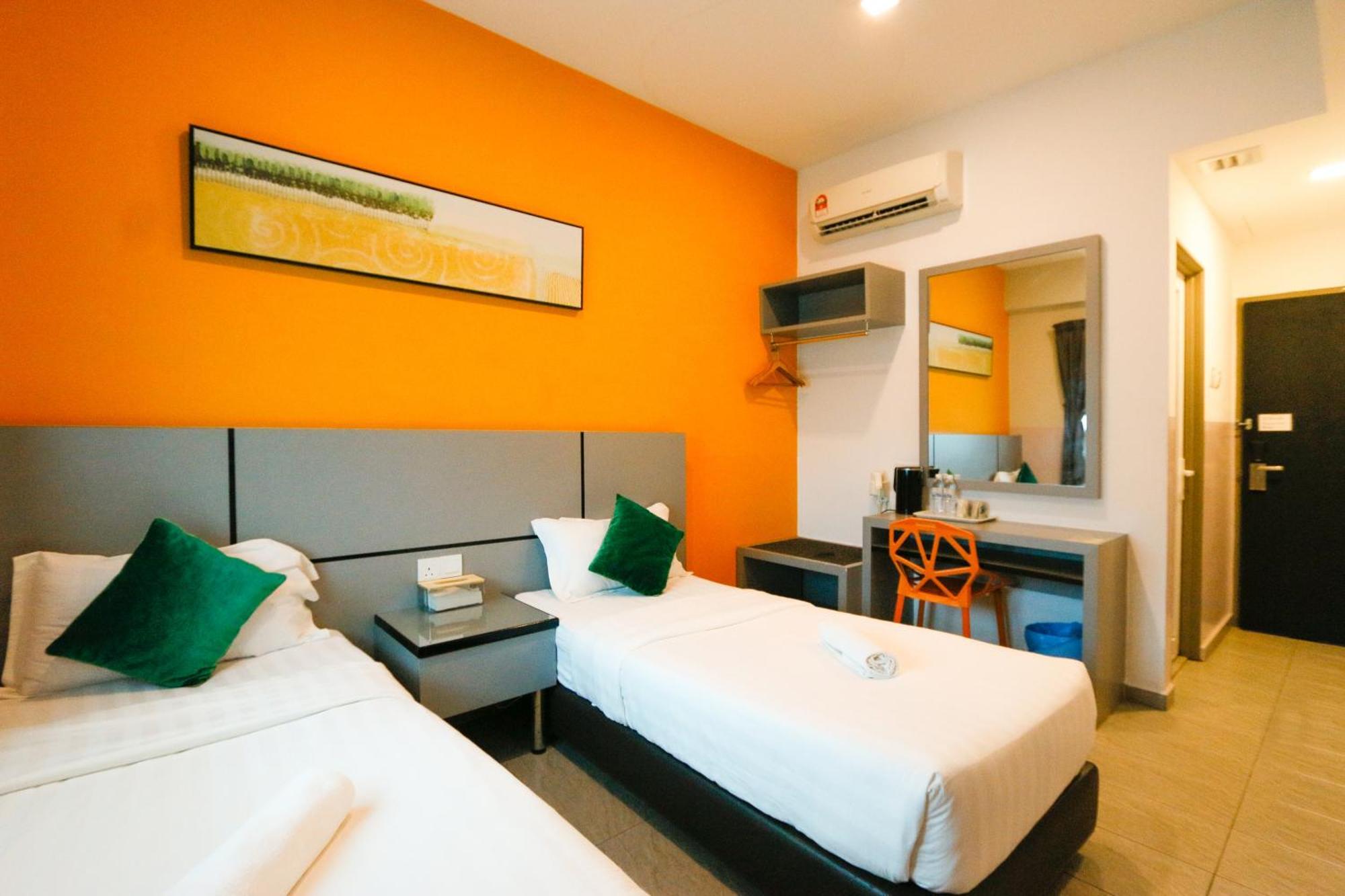 Travelland Hotel Ipoh Exterior photo