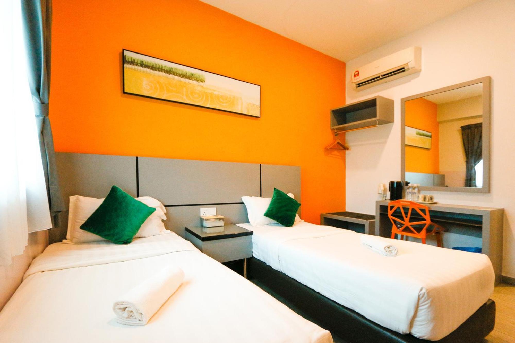 Travelland Hotel Ipoh Exterior photo