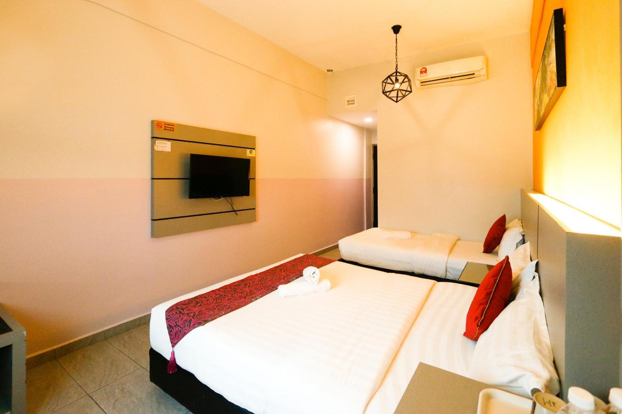Travelland Hotel Ipoh Exterior photo